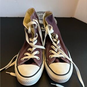 Converse hi top size 4 men 6 woman clean as a pin. No box